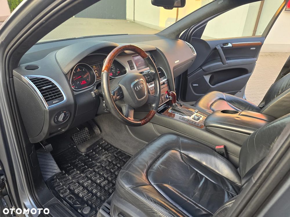 Audi Q7 - 7