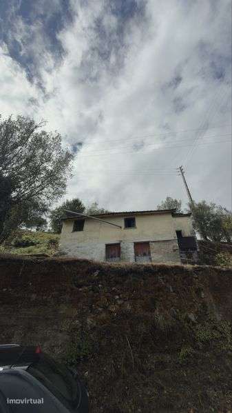 Casa para restauro com terreno de 450m - Grande imagem: 2/8