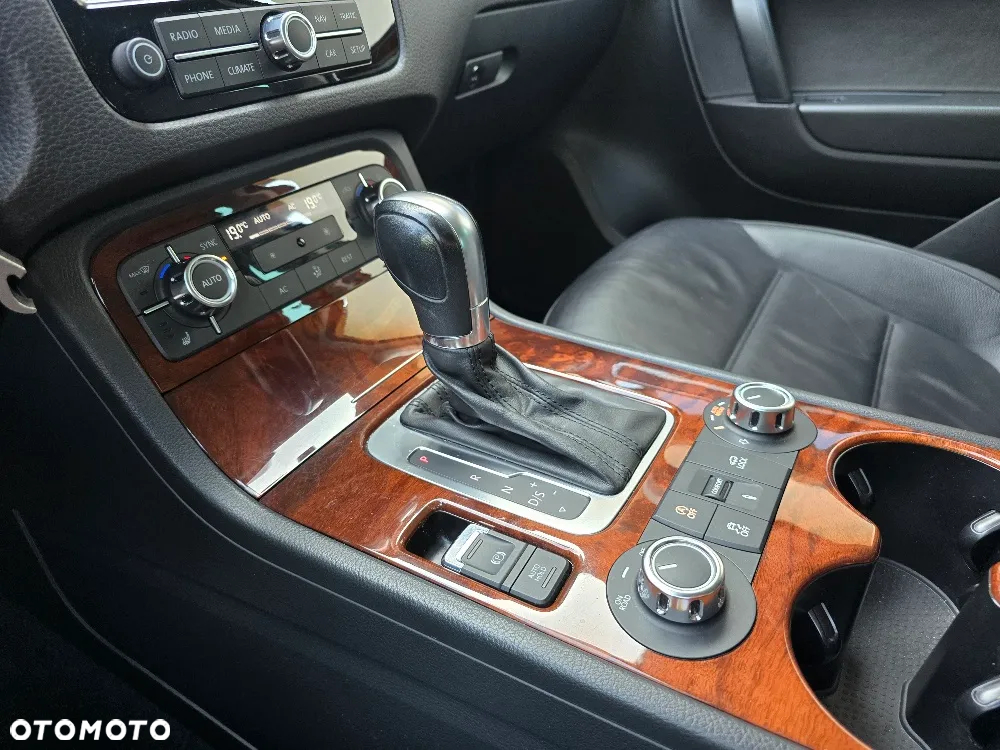 Volkswagen Touareg - 22