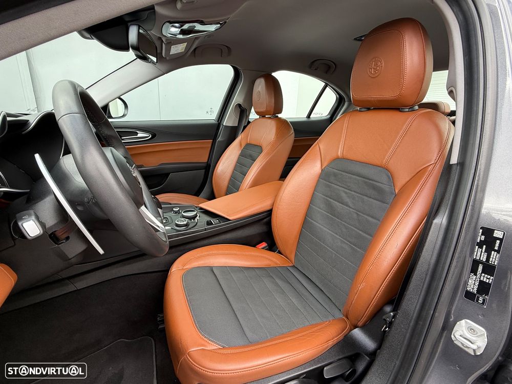 Alfa Romeo Giulia - 17