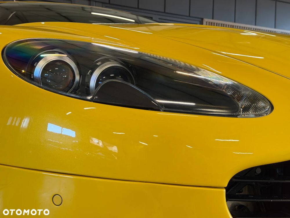 Aston Martin V8 Vantage - 18
