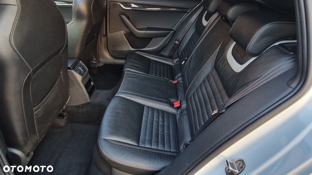 Skoda Octavia 2.0 TDI (Green tec) DSG RS - 25