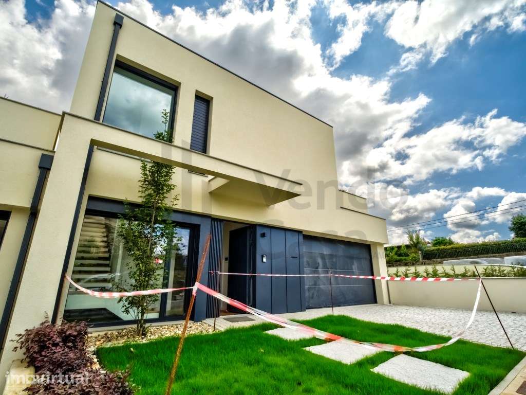 Vende-se Moradia de Luxo-Gaveto -Braga - Grande imagem: 4/52