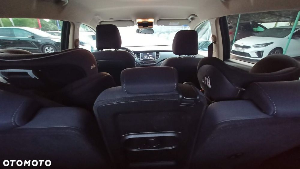 Kia Carens 1.7 CRDi L 7os - 33