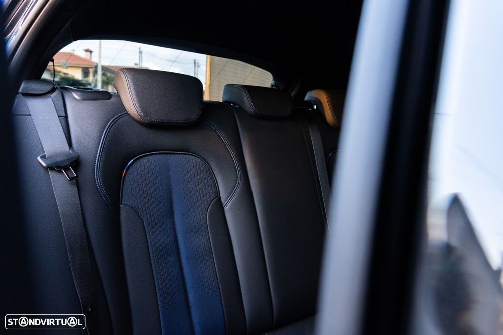 BMW 116 d Pack 50 anos M Auto - 48