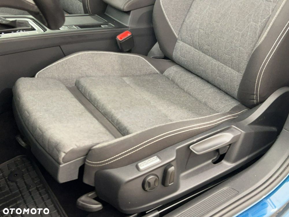 Volkswagen Passat - 17