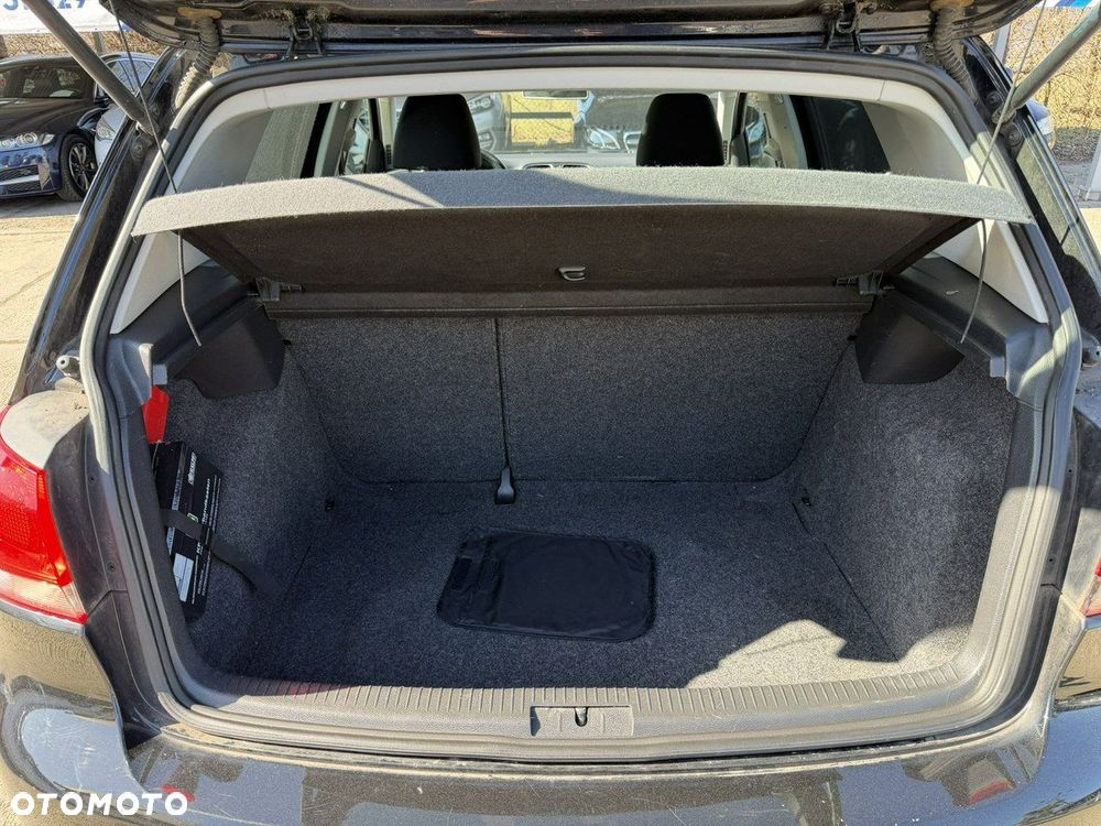 Volkswagen Golf - 23