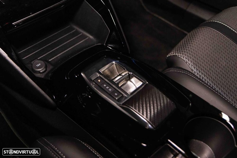 Peugeot e-2008 50 kWh GT - 34