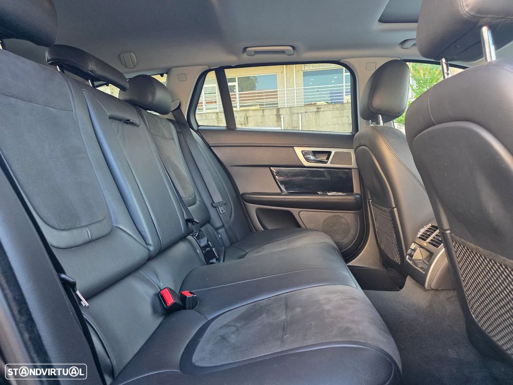 Jaguar XF Sportbrake 2.2 - 17