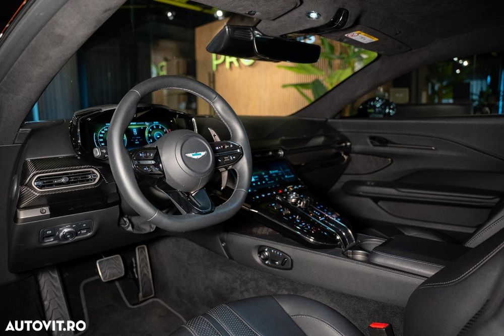 Aston Martin V8 Vantage - 39