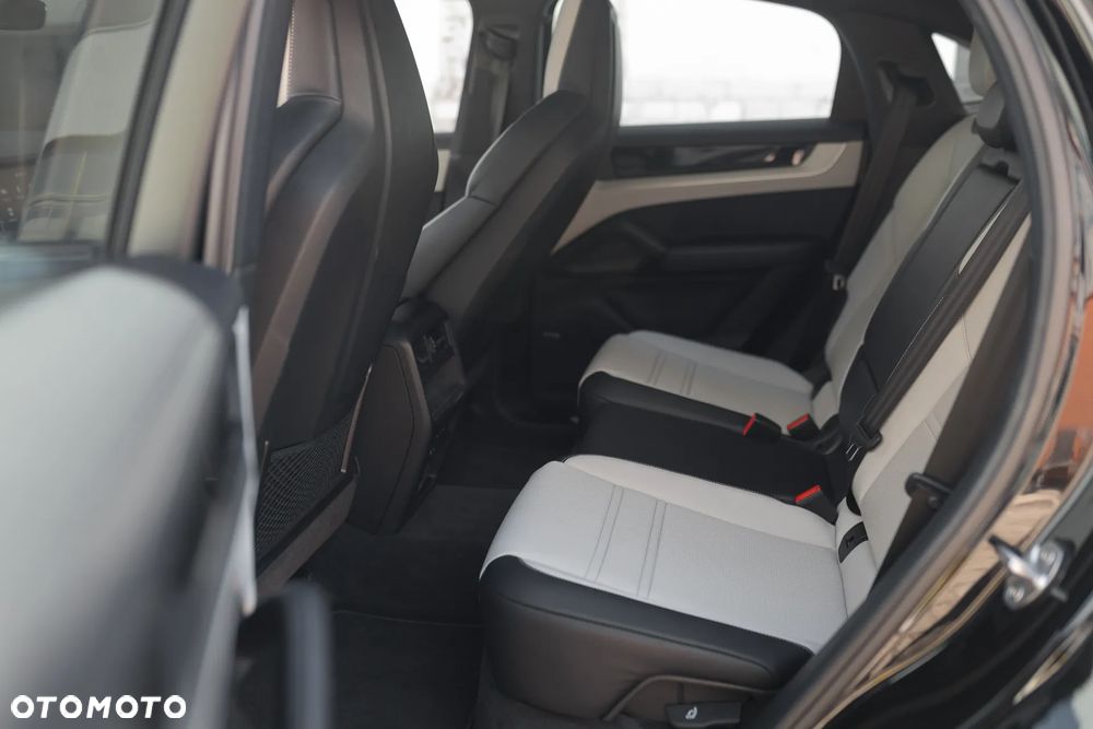 Porsche Cayenne Standard - 17