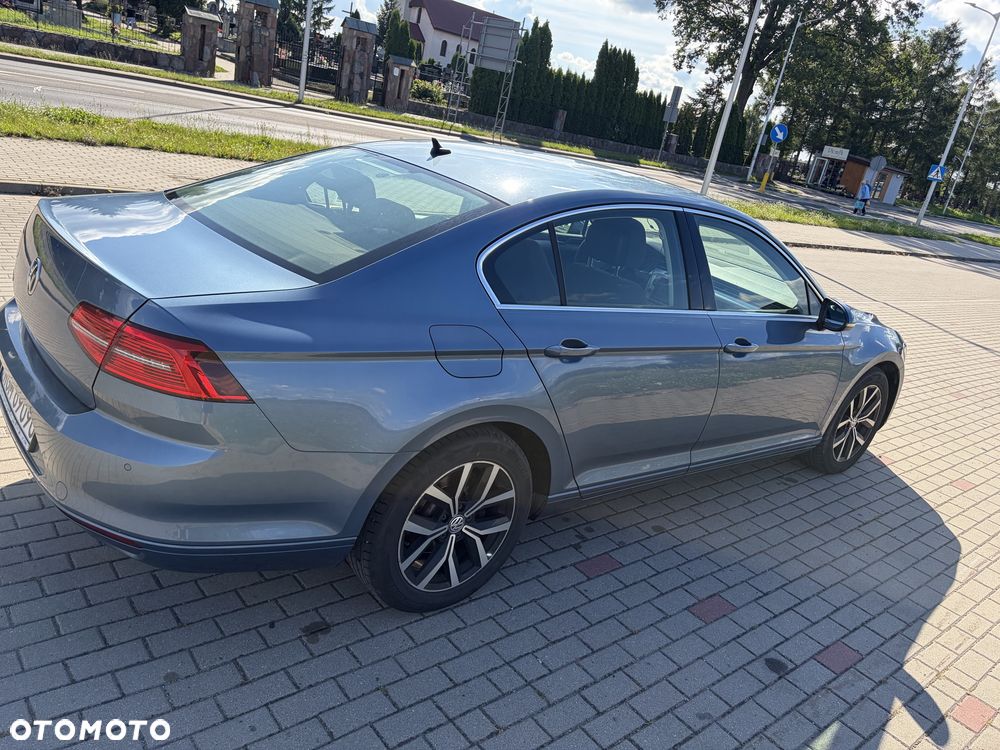 Volkswagen Passat - 7