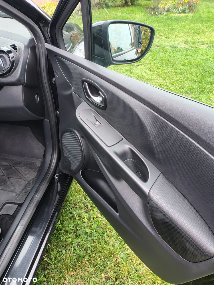 Renault Clio 1.2 16V Alize - 19