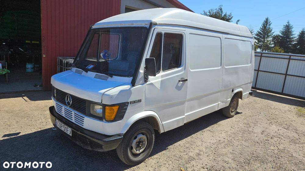 Mercedes-Benz 208 - 2