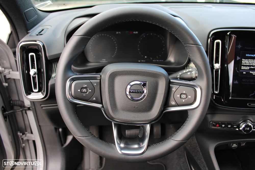 Volvo XC 40 1.5 T2 Plus Dark Auto - 17
