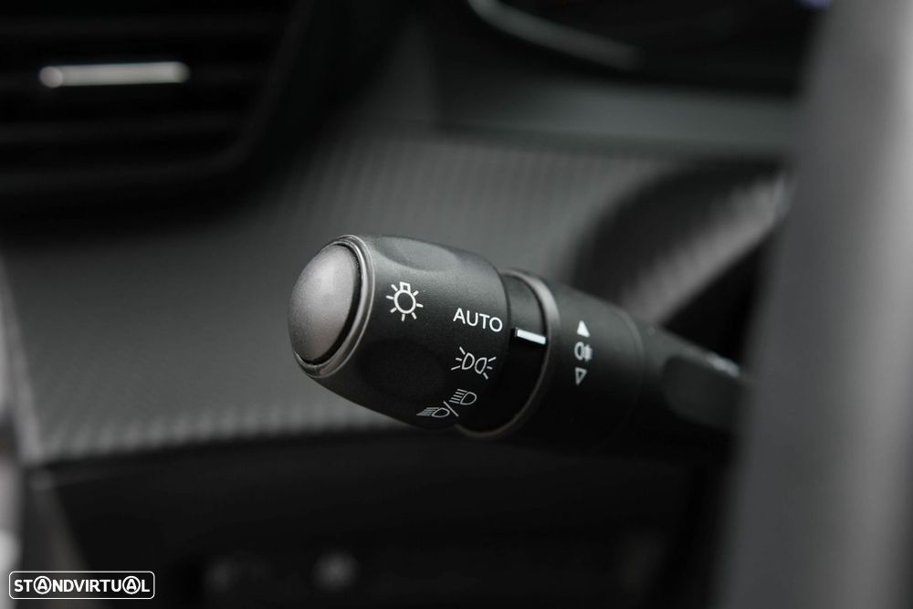 Peugeot 2008 1.2 Allure - 28