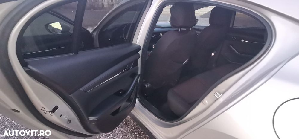 Mazda 3 e-Skyactiv X186 AT MHEV GT+ - 28