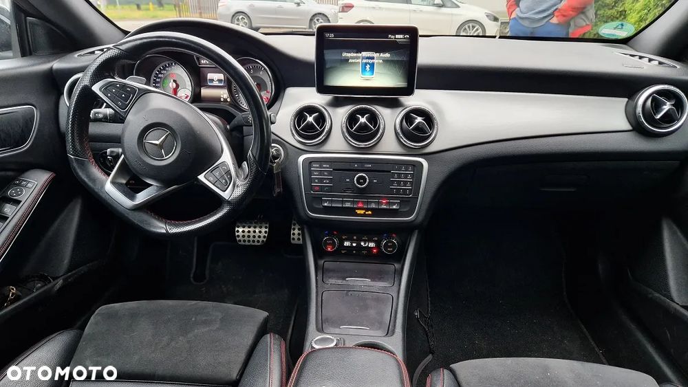 Mercedes-Benz CLA 200 7G-DCT AMG Line - 3