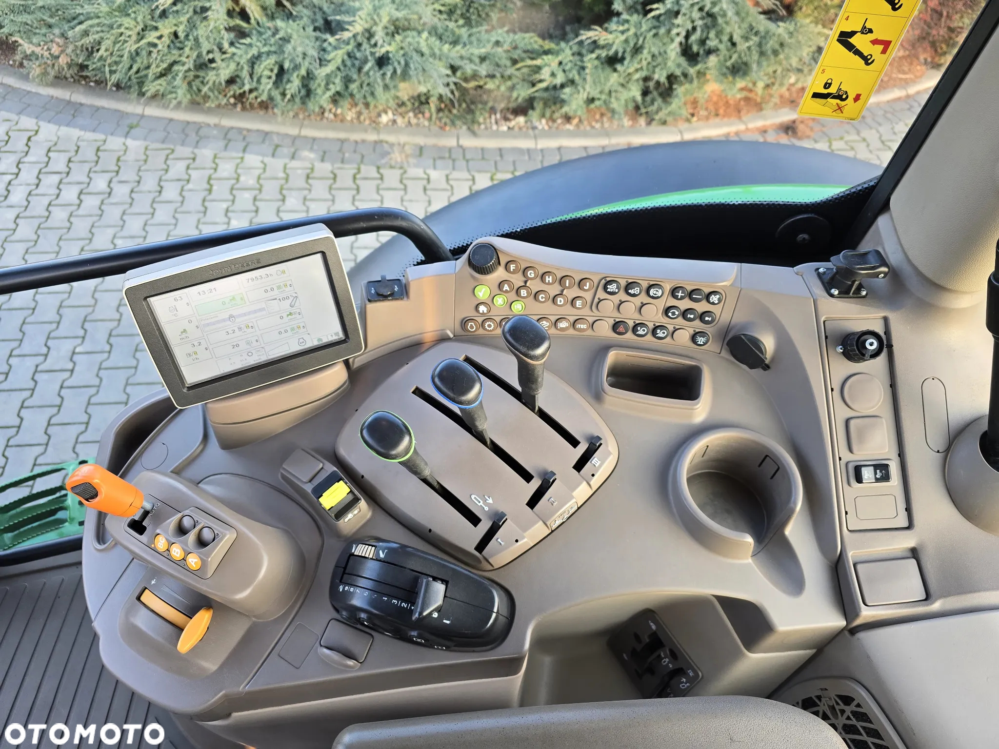 John Deere 6140R - 15