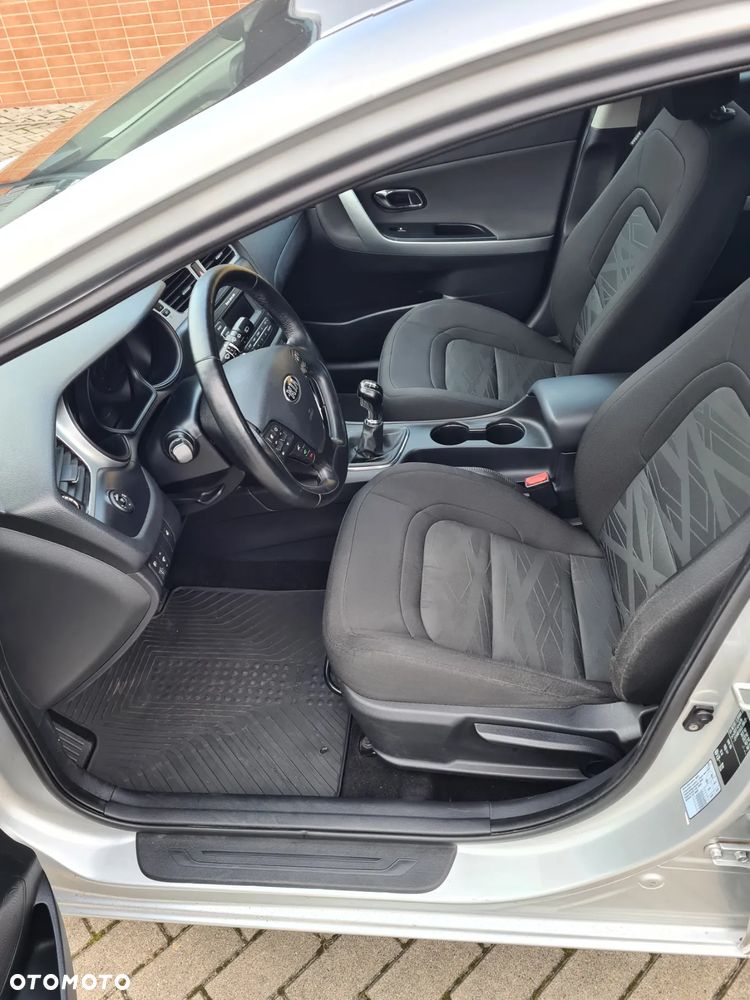 Kia Ceed - 13