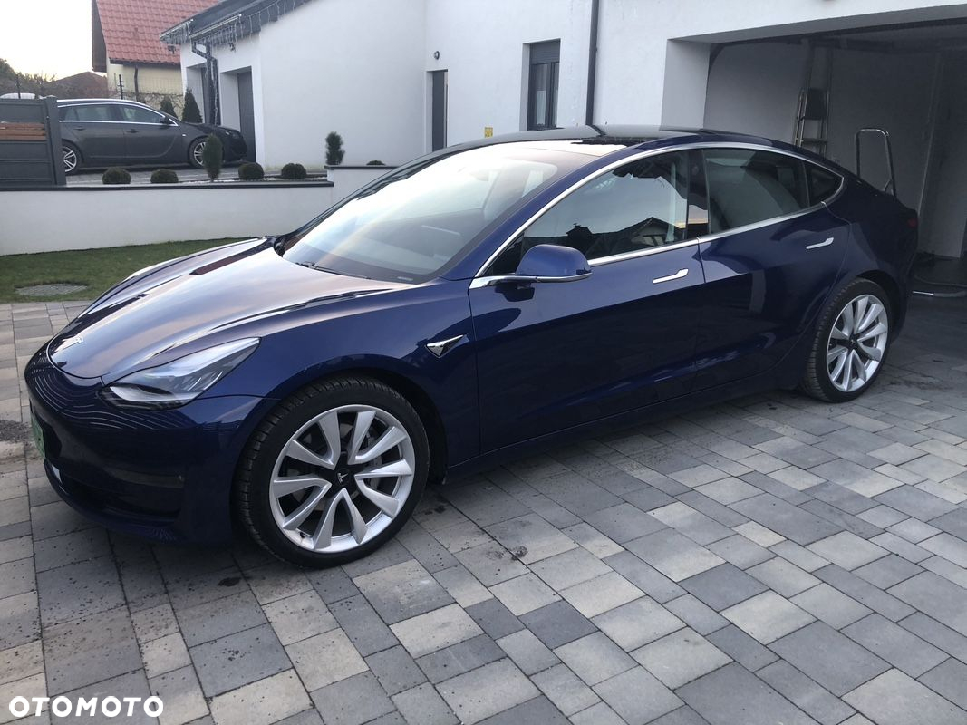 Tesla Model 3 Langstreckenbatterie Allradantrieb Dual Motor - 7
