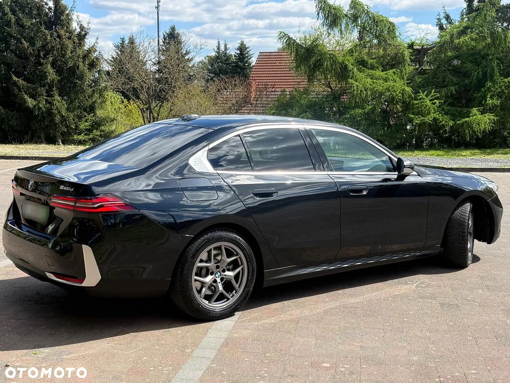 BMW Seria 5 520d xDrive - 4