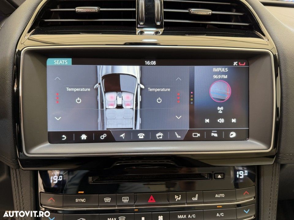 Jaguar F-Pace - 23