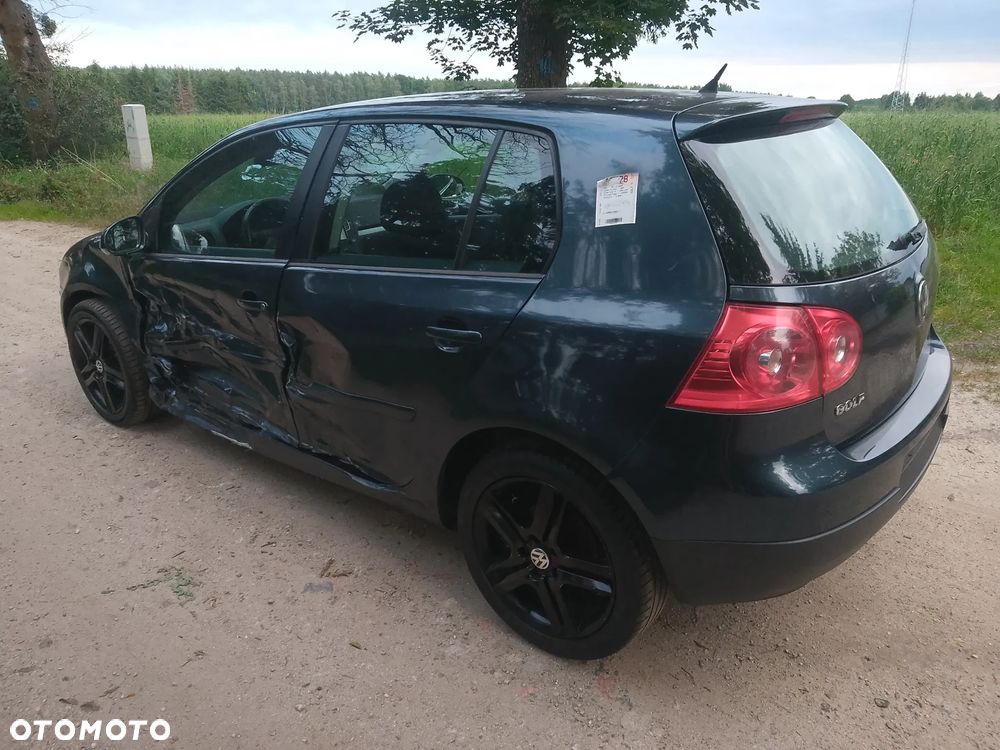 Volkswagen Golf - 5