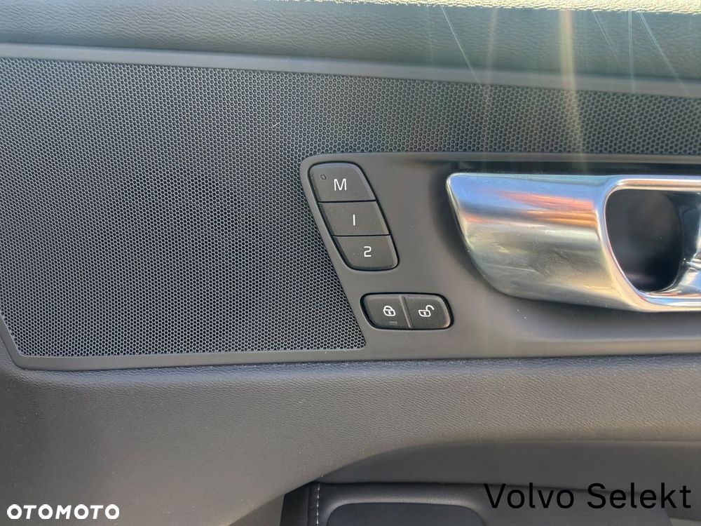 Volvo XC 60 - 35