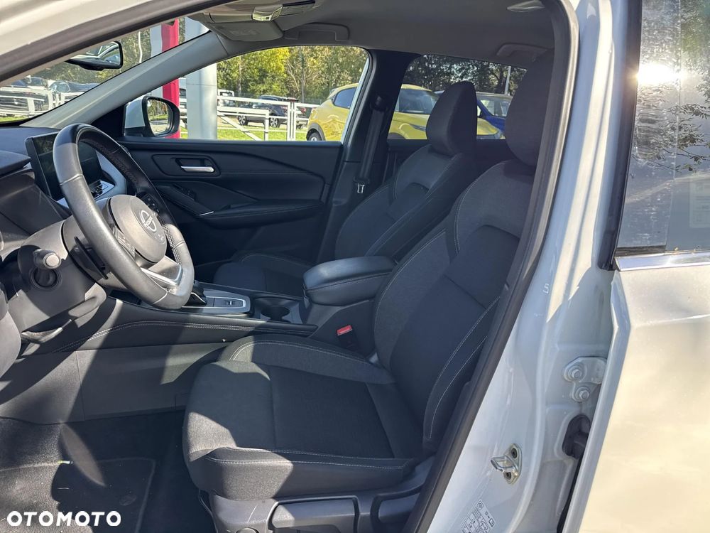 Nissan Qashqai 1.3 DIG-T N-Connecta DCT - 11