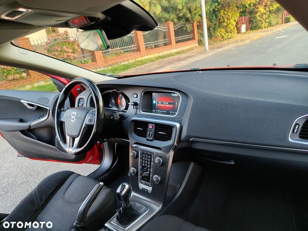 Volvo V40 D2 - 23