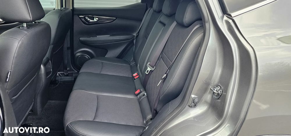 Nissan Qashqai 1.6 DCI Xtronic TEKNA - 11
