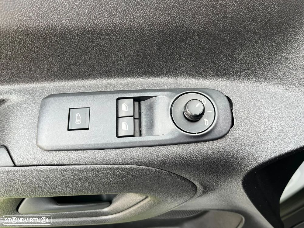 Citroën Berlingo Longa | 1.5 HDI | 3 Lug. - 17