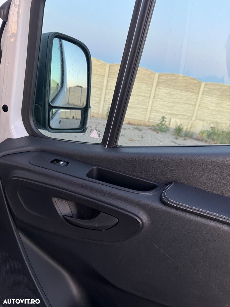 Mercedes-Benz Sprinter - 22