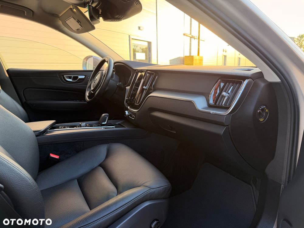 Volvo XC 60 T4 Geartronic Momentum Pro - 16