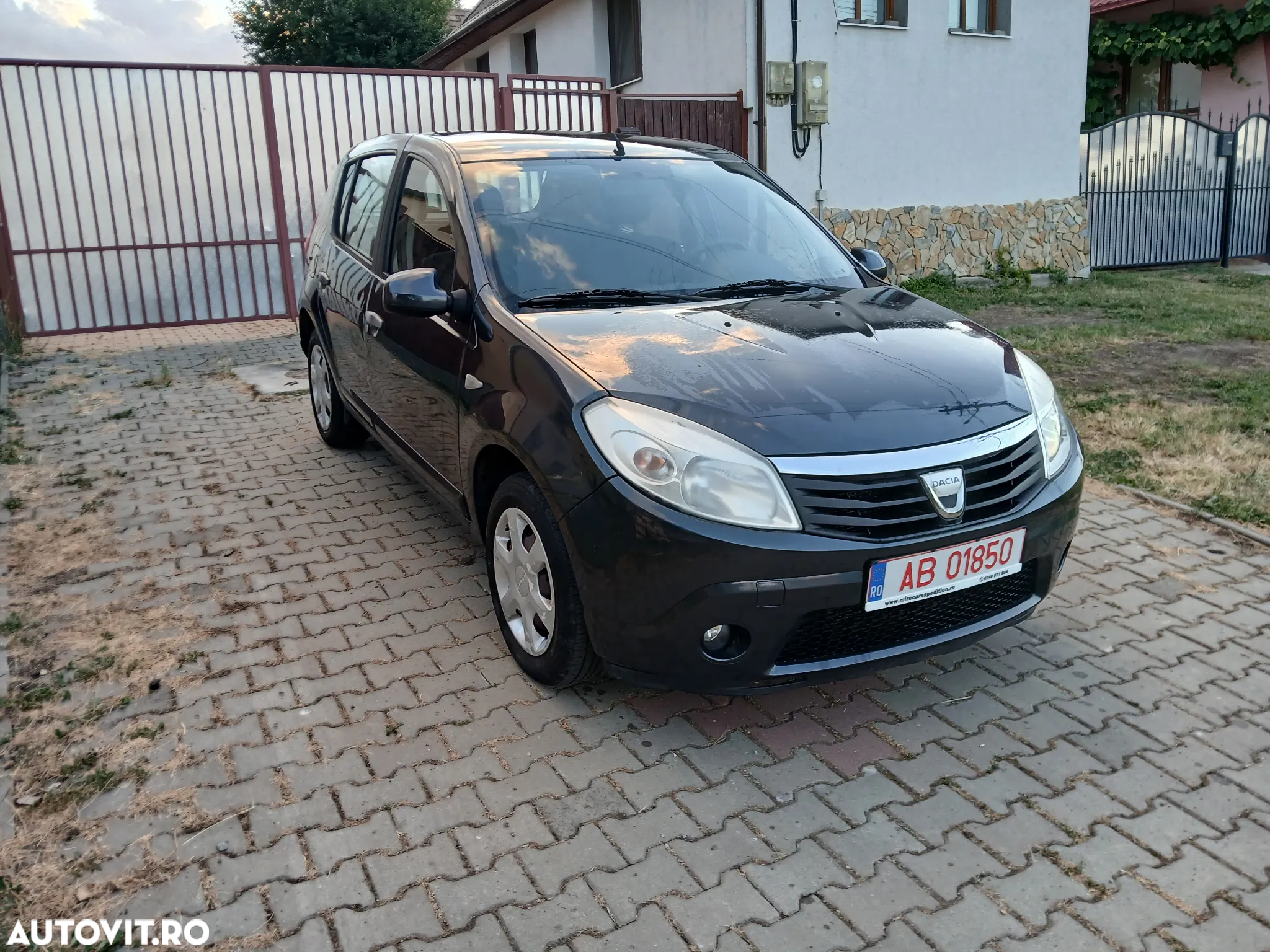 Dacia Sandero 1.2 16V 75 Laureate - 10