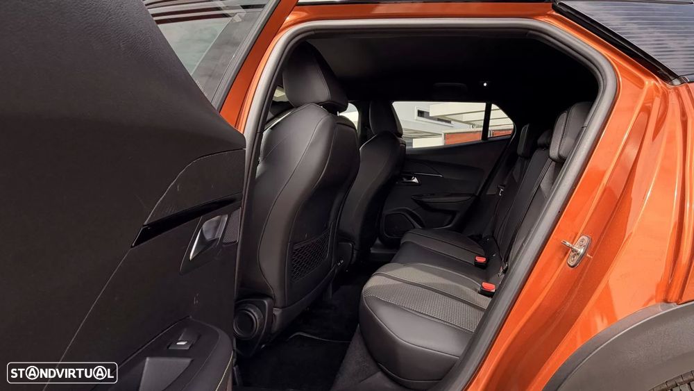 Peugeot e-2008 50 kWh GT - 18