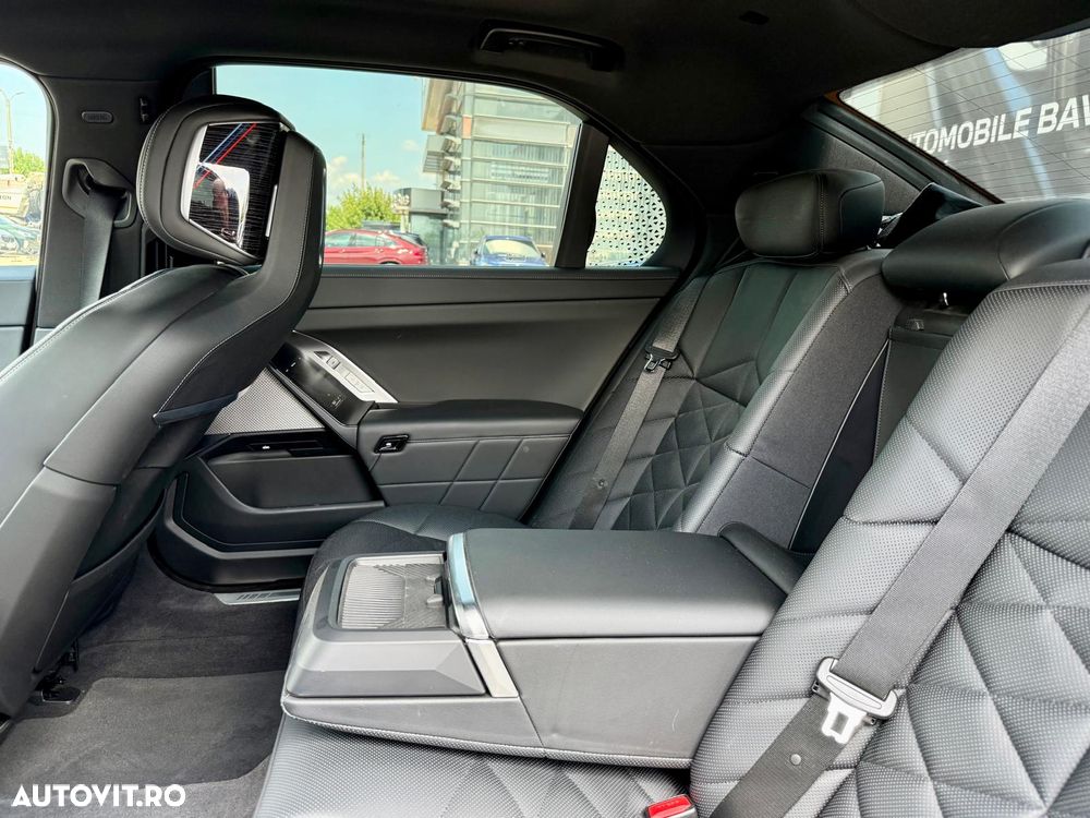 BMW Seria 7 - 16