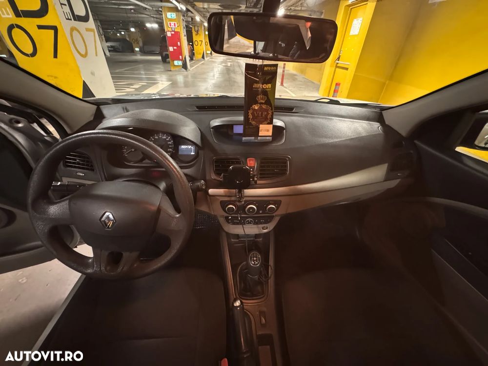 Renault Fluence 1.6 16V Authentique - 10