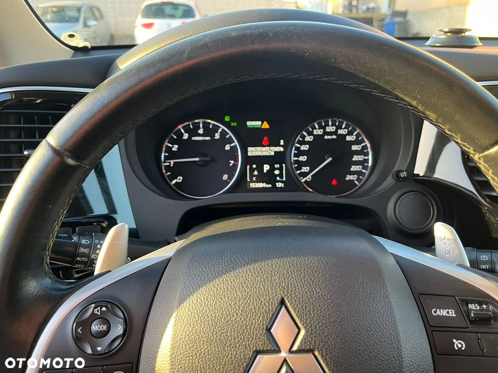 Mitsubishi Outlander 2.0 Intense 4WD CVT - 11