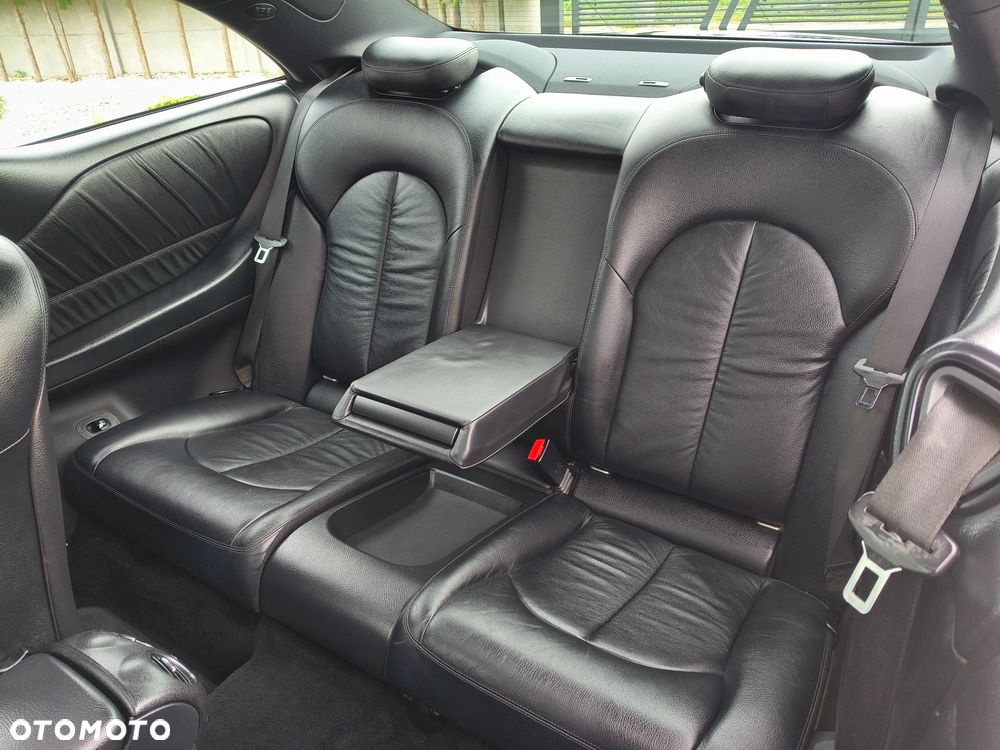 Mercedes-Benz CLK - 16