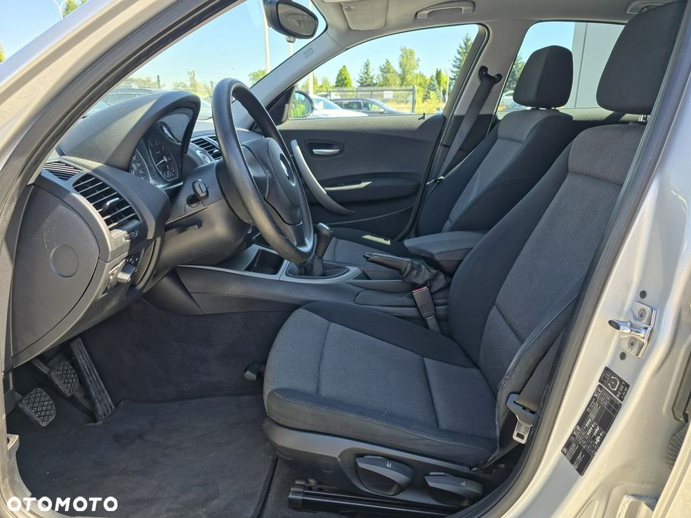 BMW Seria 1 116i - 11