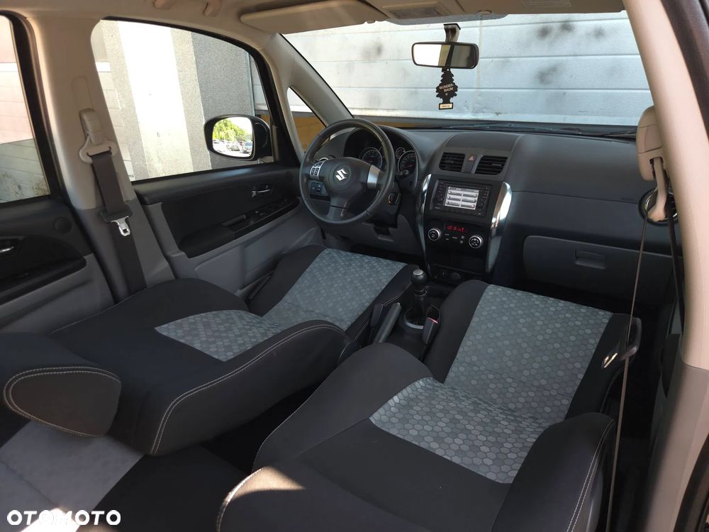 Suzuki SX4 1.6 VVT 4x4 Style - 38
