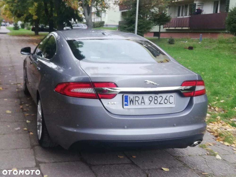Jaguar XF 2.2 D Luxury - 4