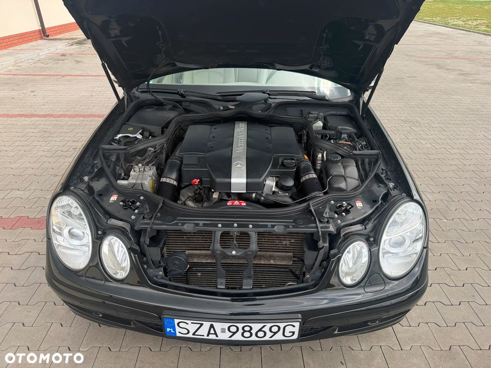 Mercedes-Benz Klasa E 240 4-Matic T Classic - 9