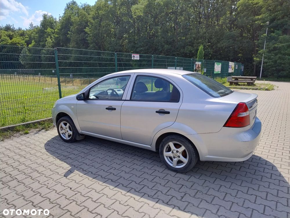 Chevrolet Aveo 1.2 16V Base - 9