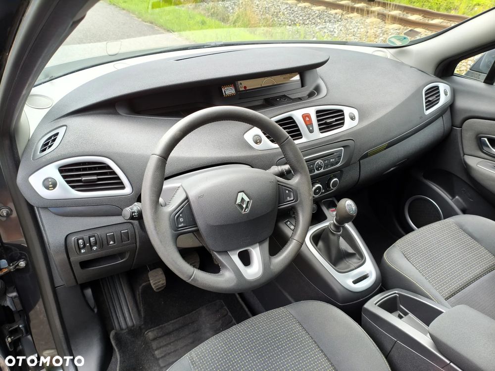 Renault Grand Scenic - 15