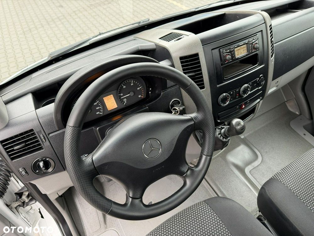 Mercedes-Benz Sprinter - 21