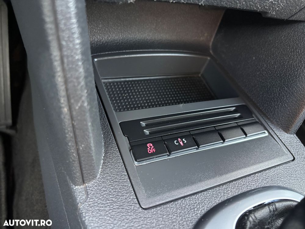 Volkswagen Touran 2.0 TDI DPF DSG Highline - 21