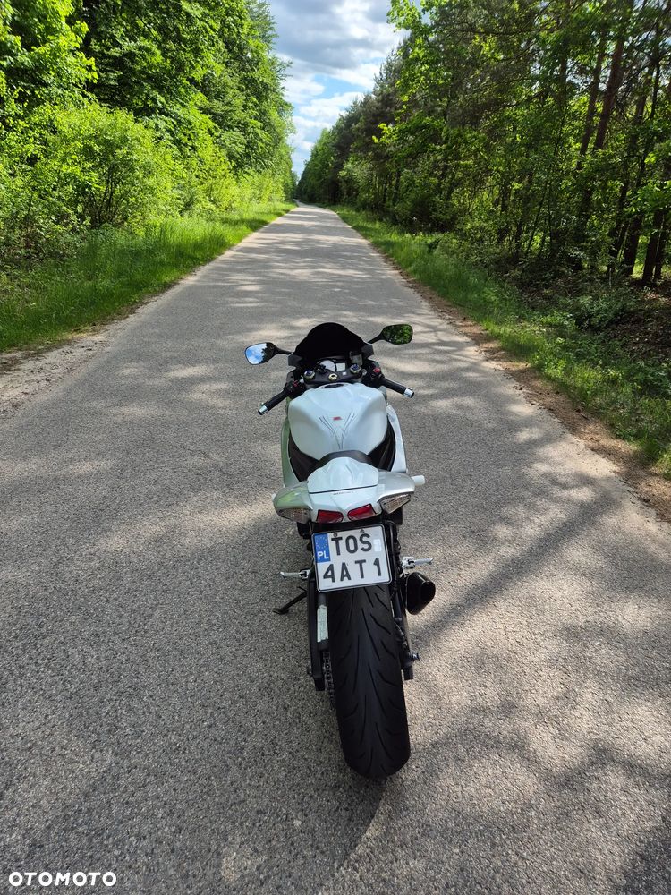 Suzuki GSX-R - 6